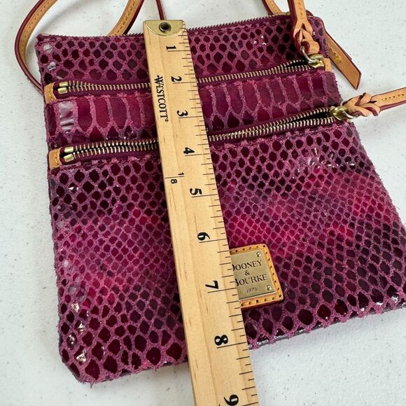 Dooney & Bourke Purple Snakeskin Crossbody Bag Burgundy Small Classic Y2K Animal